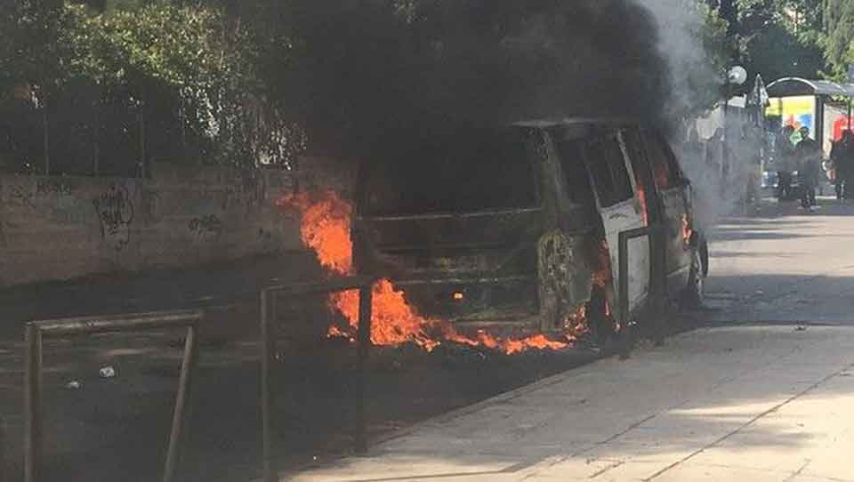 Hooligans send five PAOK fans to hospital, burn a van ahead of final