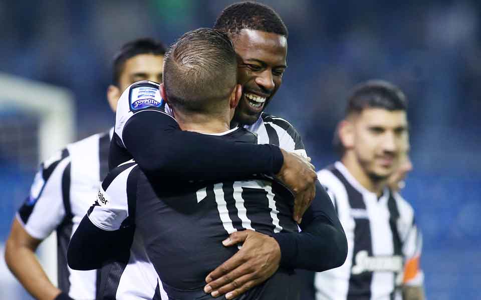 Ten-man PAOK wins at Lamia to stay six points clear