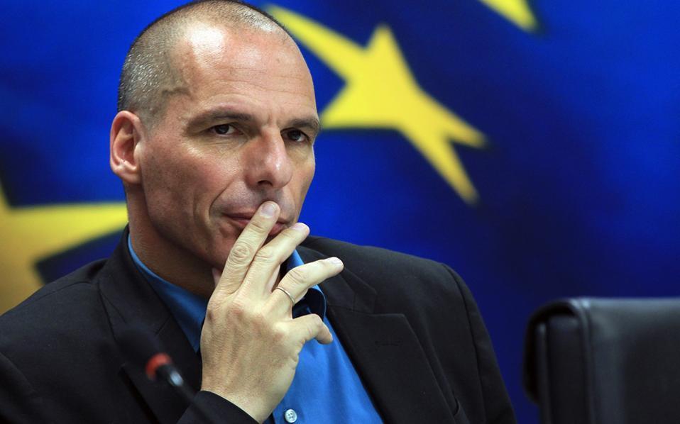 Varoufakis argues Stournaras should quit as central bank governor