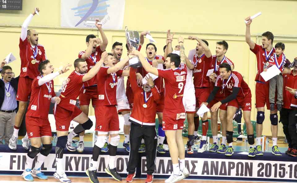 Olympiakos clinches volleyball’s Greek Cup in style