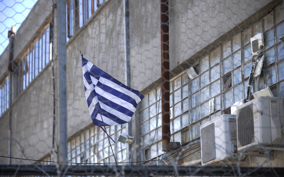 Group occupies site of planned mosque in Athens
