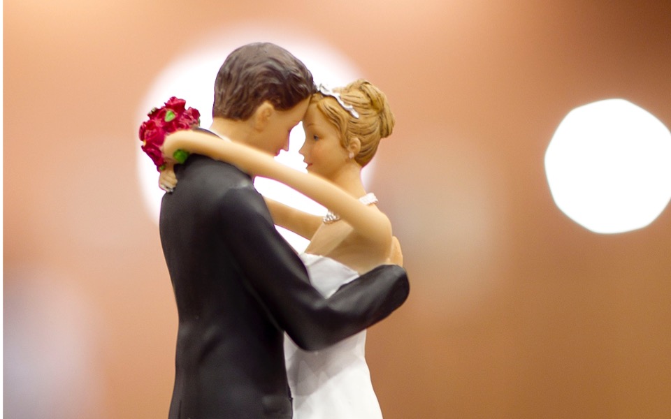 Church in Athens denies ‘fake’ weddings report