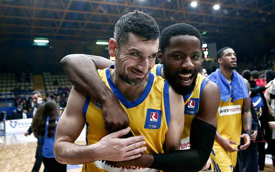 Peristeri shocks Panathinaikos in Basket League