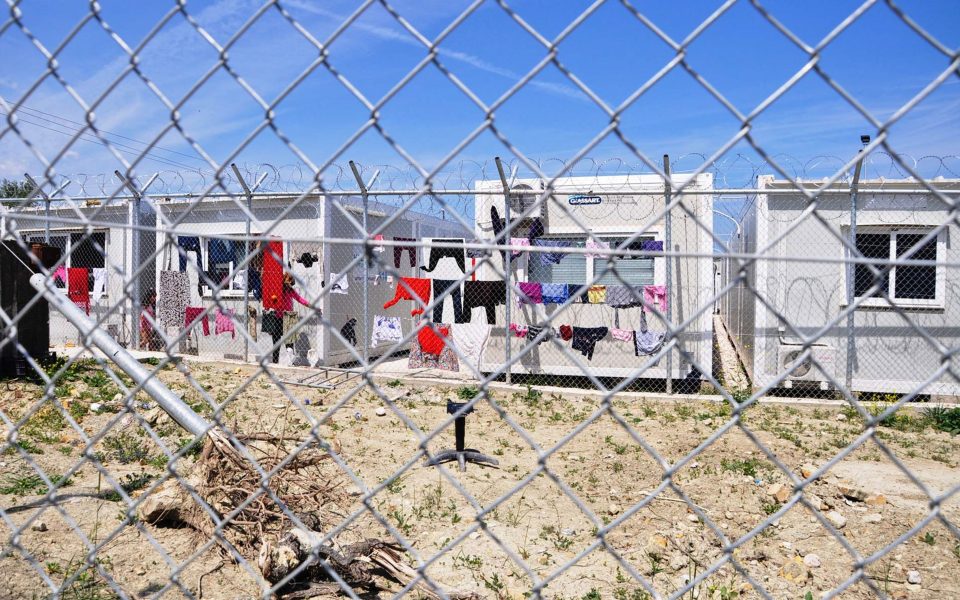 Migration ministry to speed up plan for new Chios camp after court ruling