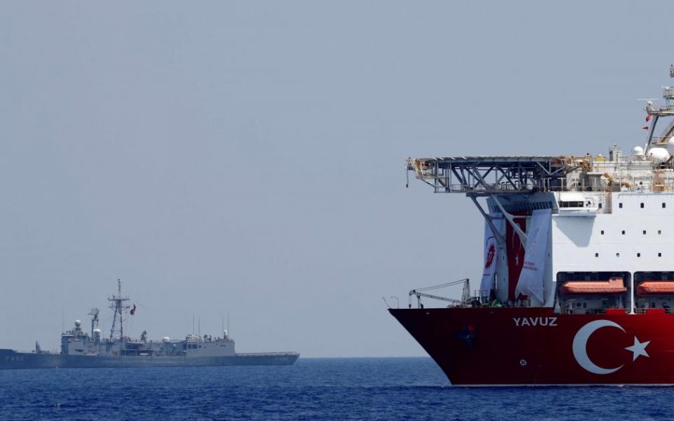 Turkey extends naxtex for drill ship off Cyprus