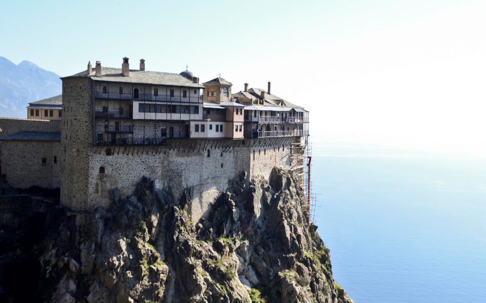 Romanian pilgrim dies on Mount Athos after tractor falls off cliff
