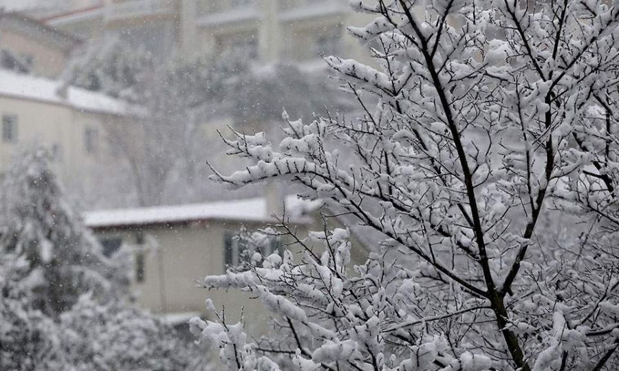 Warm weather to give way to snow on weekend, as cold front descends upon Greece