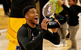 Giannis Antetokounmpo fuels Team LeBron in All-Star romp