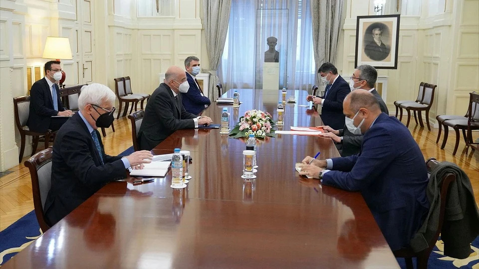 Dendias meets Turkish ambassador in Athens