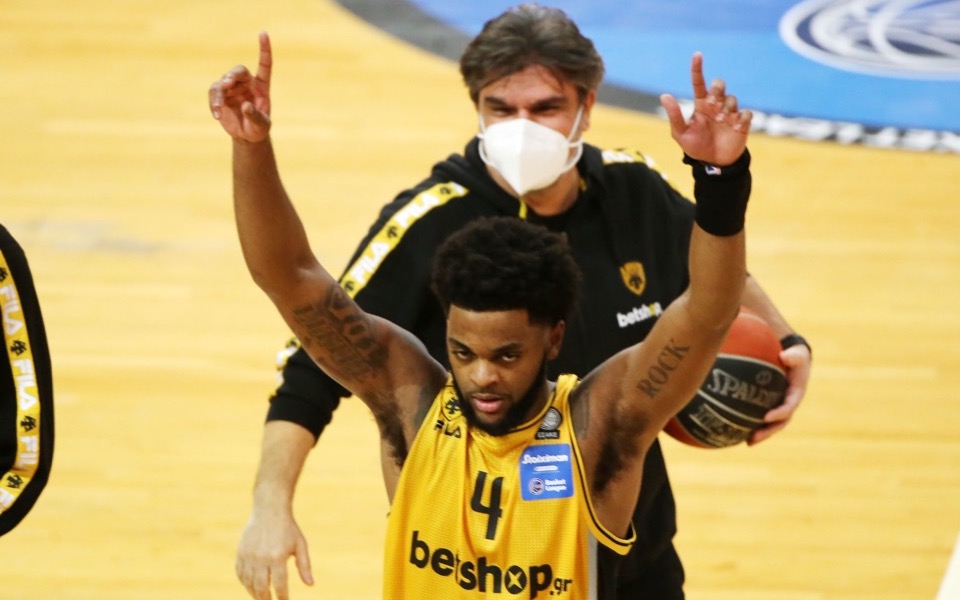 Macon does it again for AEK in the dying seconds
