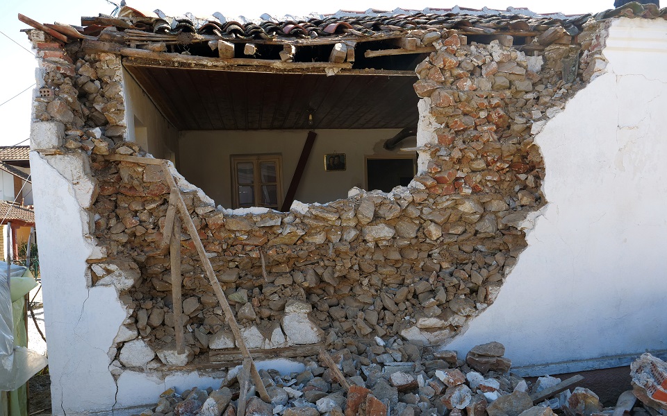 Second Larissa quake causes widespread damage