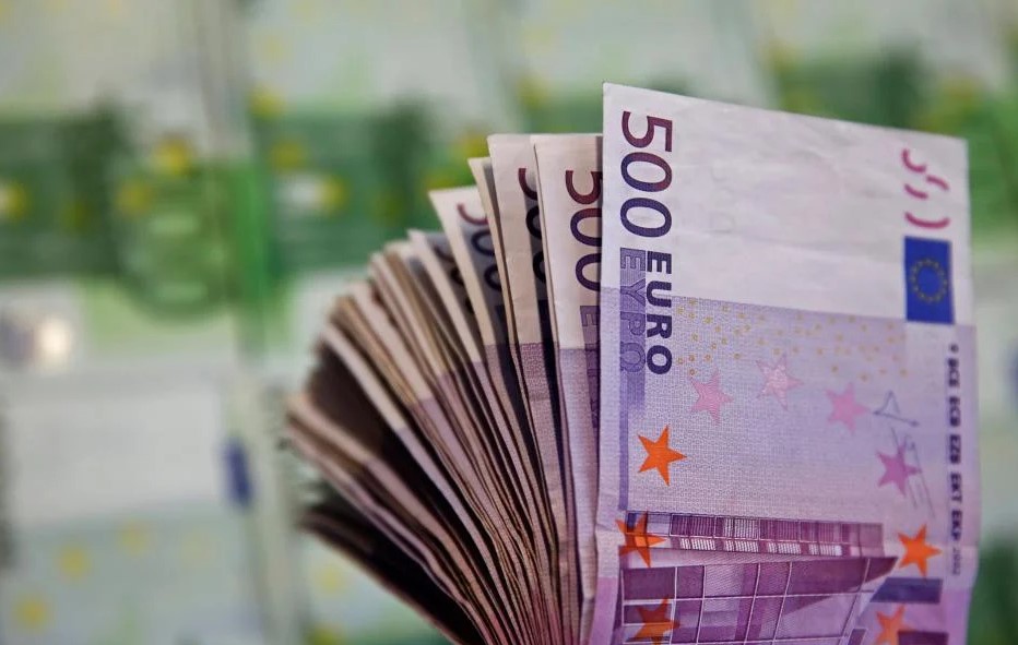 One-year T-bills fetch €812 mln at -0.22%
