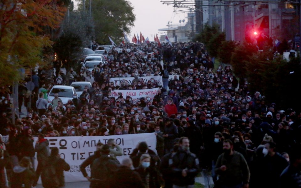 Mitsotakis, Tsipras trade barbs over protest rallies