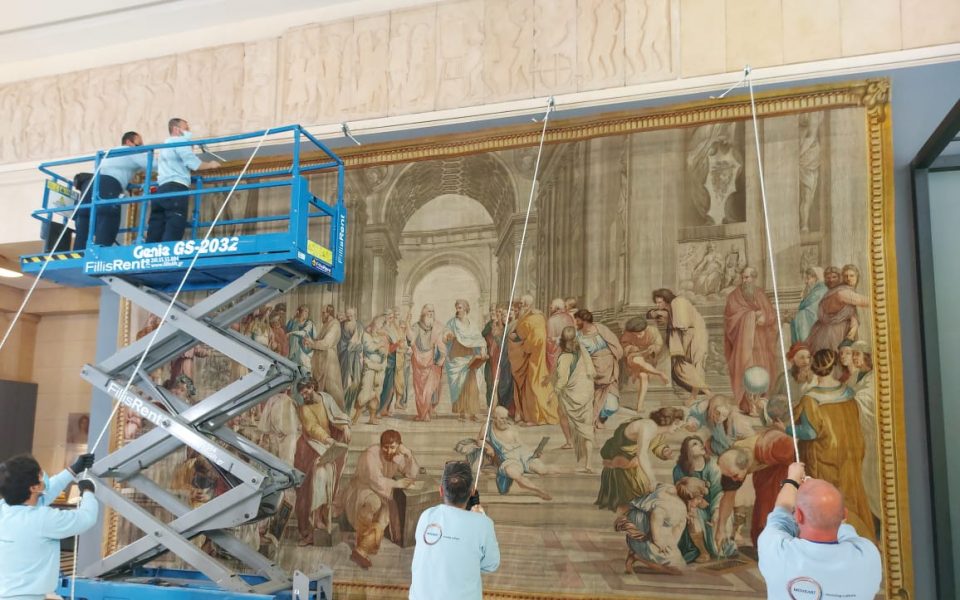 French assembly loans rare tapestry to Greek Parliament