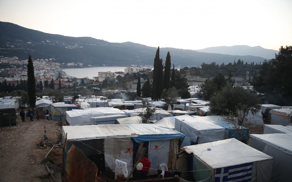 Minister says overcrowding in migrant camps has eased