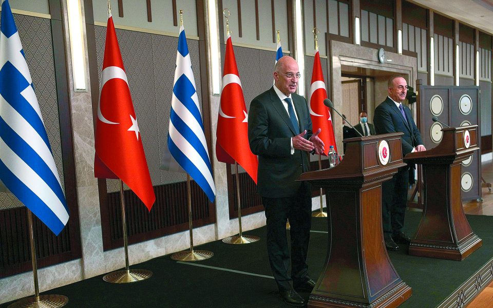 Greece, Turkey FMs clash during joint press conference