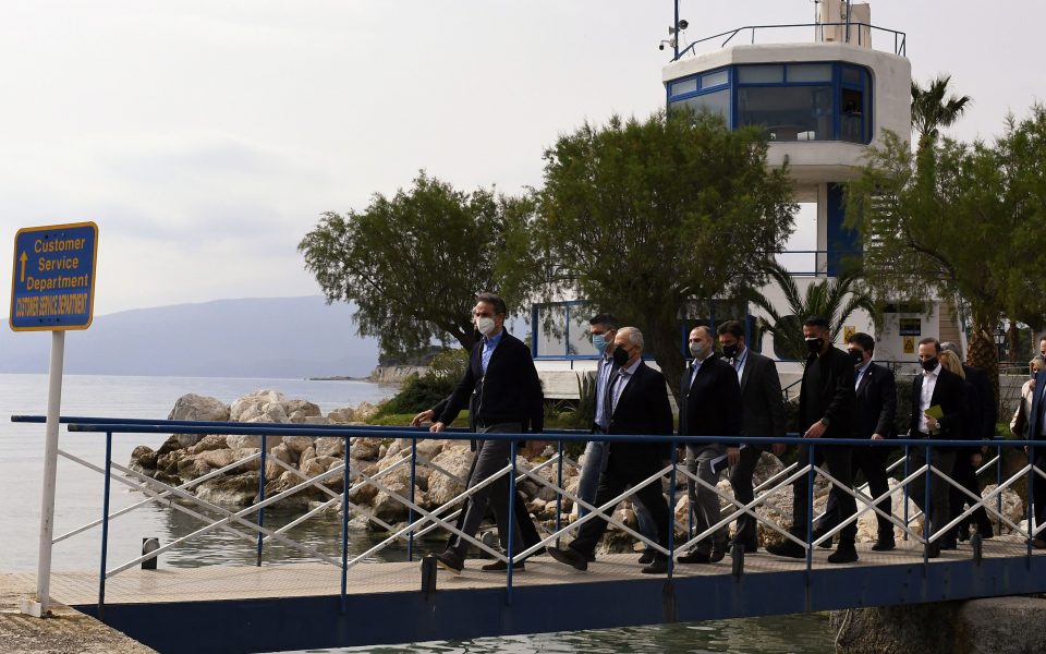 PM visits Corinth Canal to check progress on repairs