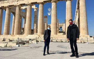 Architects weigh in on Acropolis cement path