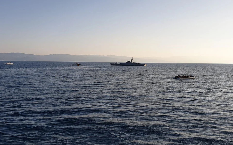Greece claims Turkish coast guard pushes migrants its way