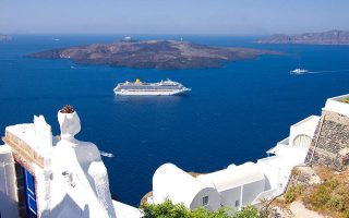 Over 700 cruise liners to sail Greek seas this year