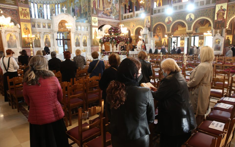 Greece keeps lid on Orthodox Easter events, readies tourism