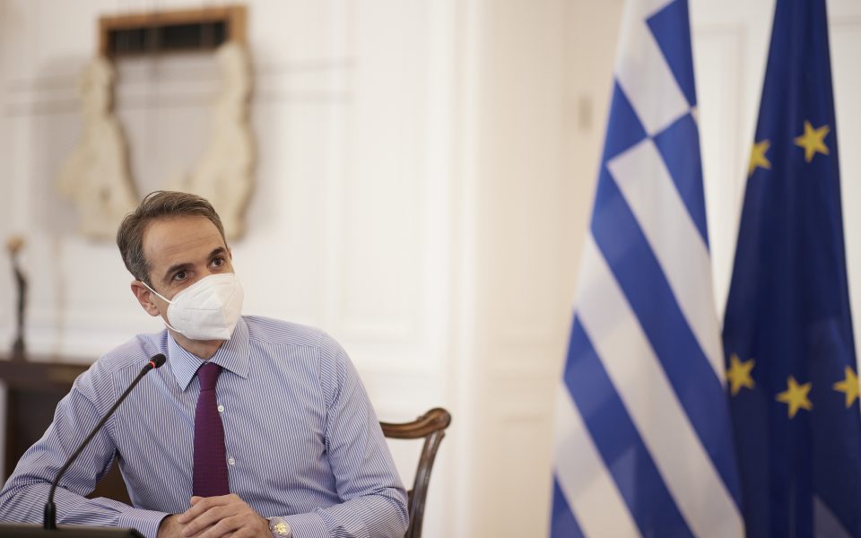 Mitsotakis sees Covid situation improving ‘dramatically’
