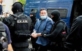ex-golden-dawn-member-extradited-to-greece-to-start-jail-term