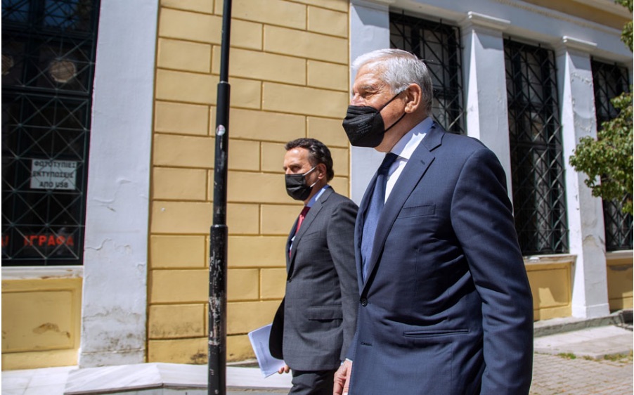 Ex-defense minister released after testifying over house in Syros