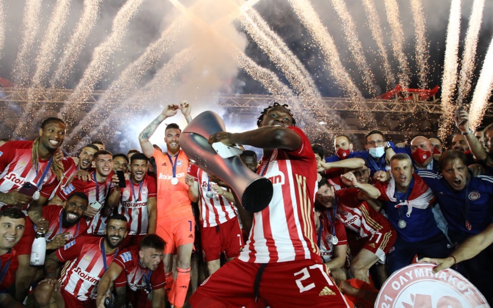 Olympiakos hosts its title fiesta after beating PAOK