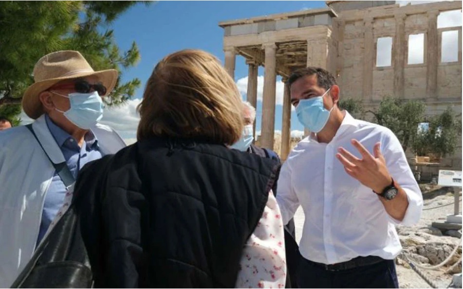 Tsipras slams ‘cultural abuse’ on Acropolis Hill