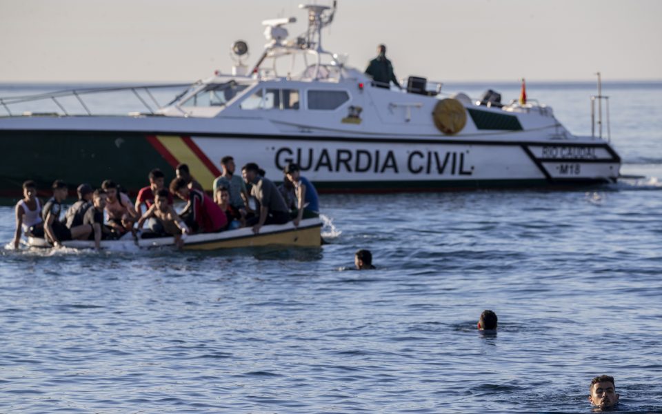 Greece expresses solidarity with Spain over migrant crisis