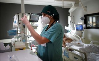 New Covid-19 infections rise to 2,433, as intubations ease