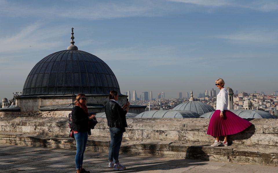 Prospects fading, Turkey hopes lockdown rescues tourism season