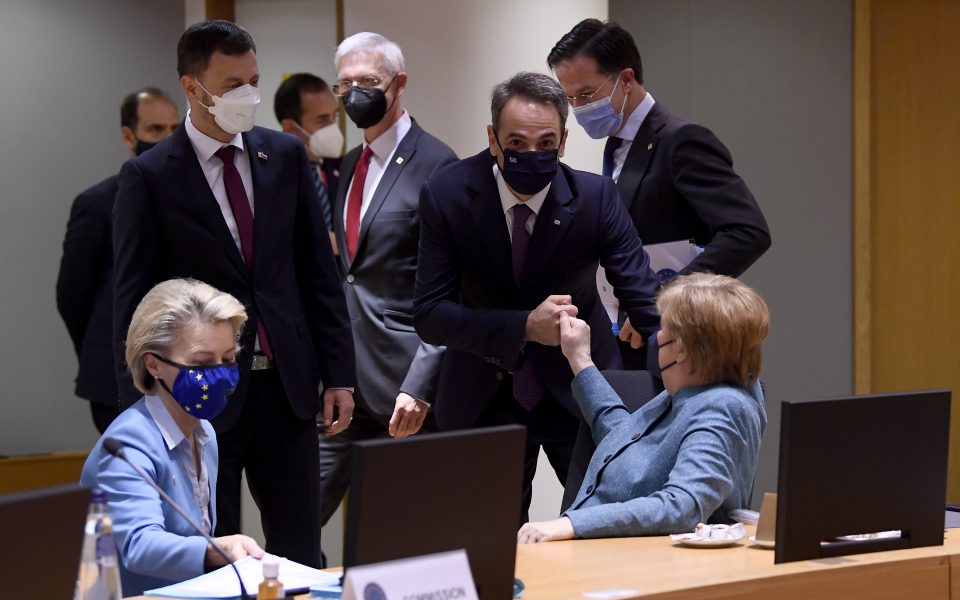 EU leaders agree to donate 100 million doses of vaccines