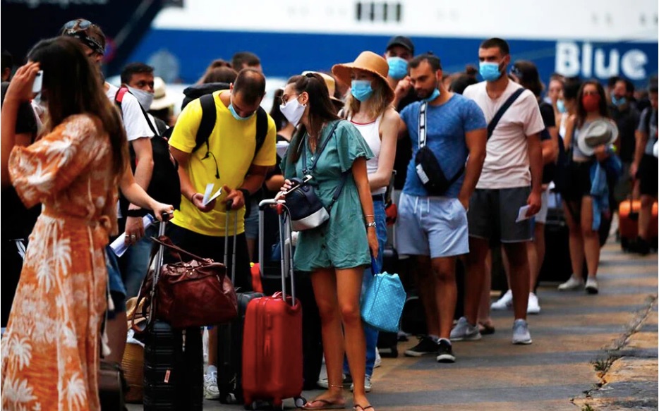 Ferry passengers must fill in health declaration form, ministry says
