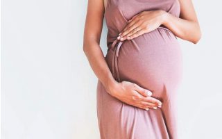 Experts advise mRNA shot for expectant mothers