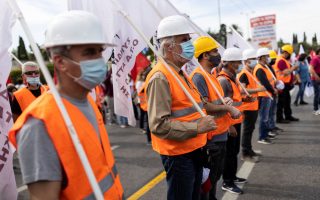 Gridlock in Athens as transport staff strike over labor reform