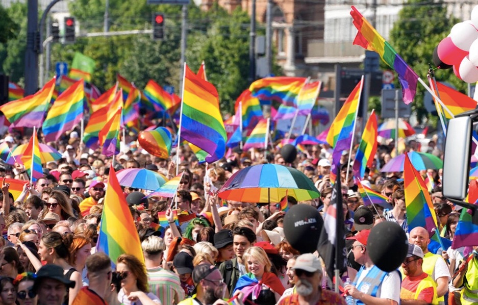 Greece co-signs EU declaration on Hungary’s anti-LGBT bill