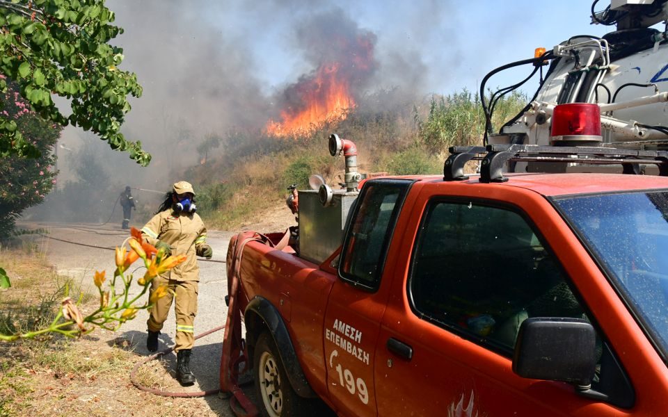 Firefighters step up operation to contain Achea fires