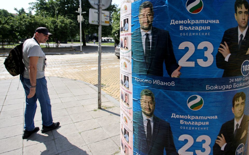 Bulgaria’s anti-elite party will seek support to form government