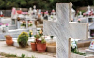 Competition authority investigates Lesvos headstone ‘cartel’