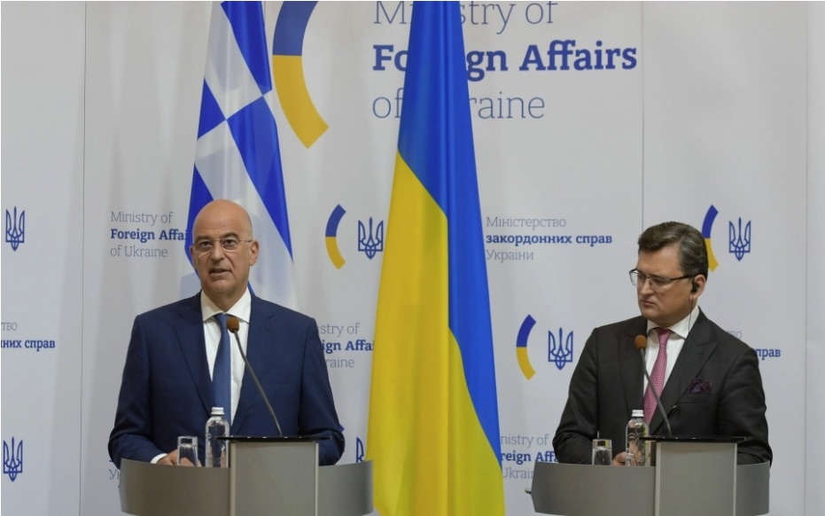 Dendias: Respect for international law key to Greek-Ukrainian relations