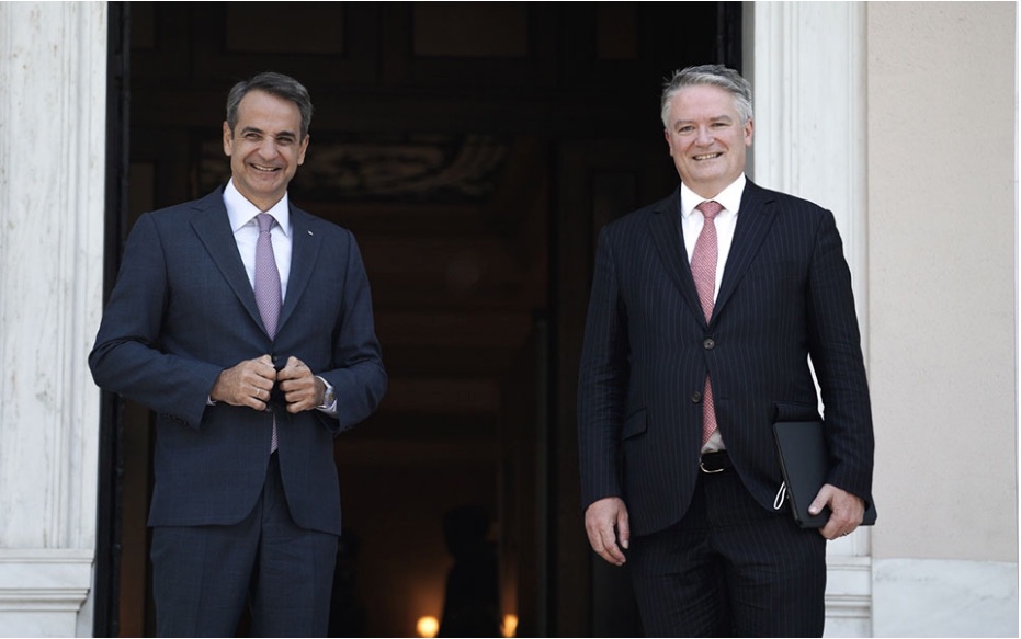OECD head praises Mitsotakis for government reforms