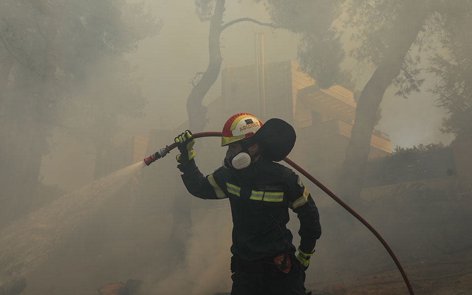 Villagers evacuated as firefighters battle blaze in Achaia