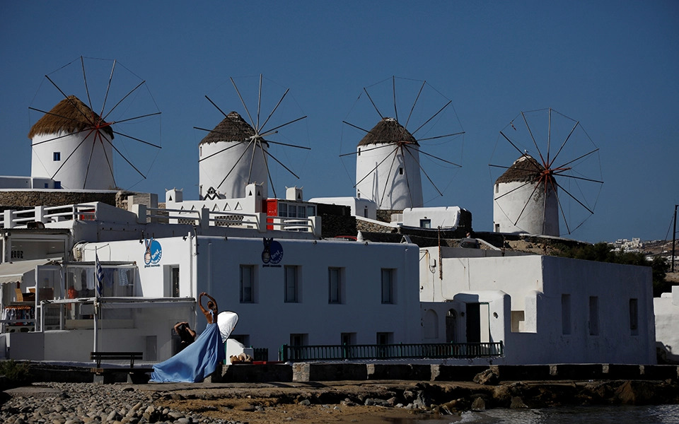Covid restrictions imposed on Mykonos to be lifted on July 26