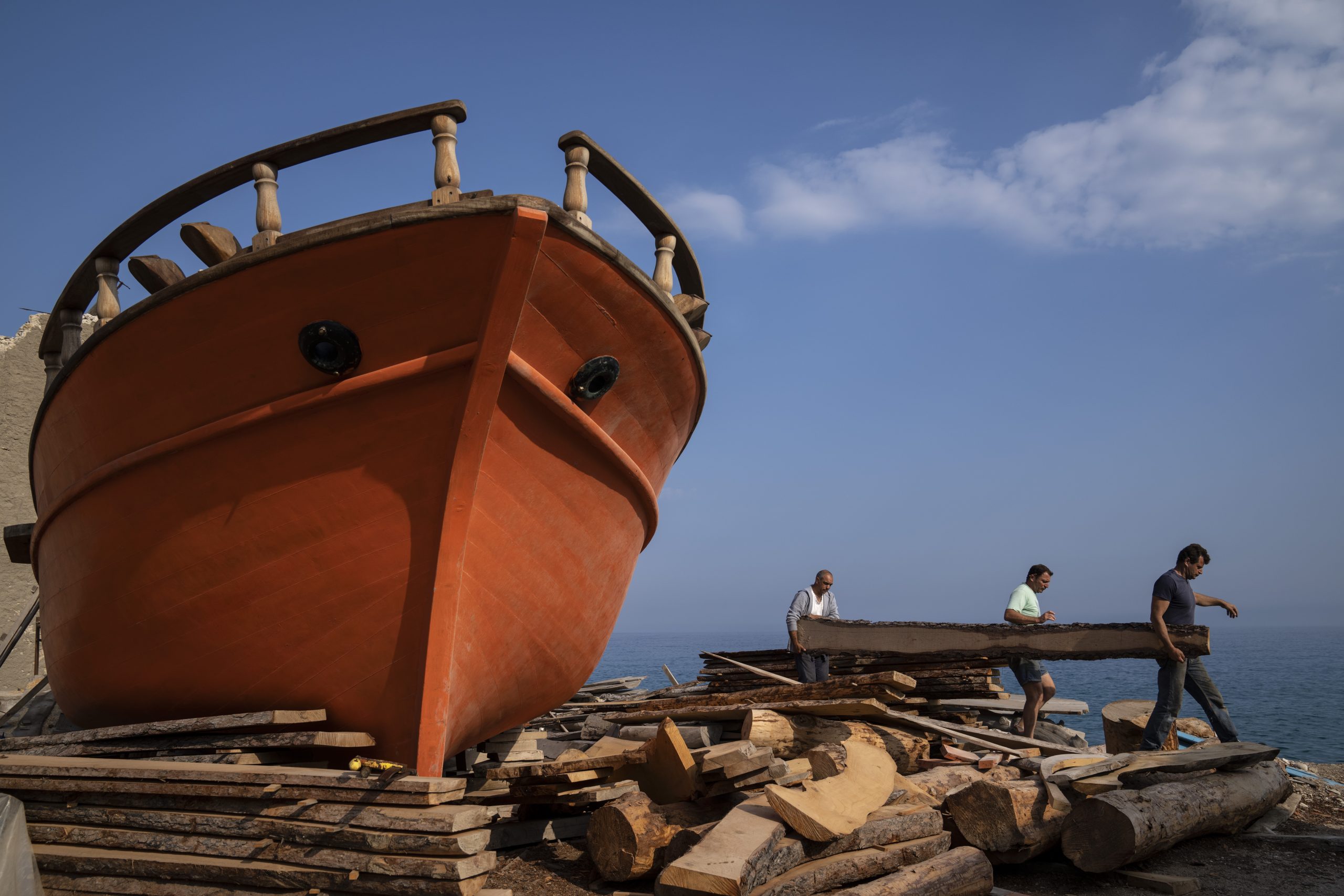 tense Shopkeeper corruption Greek traditional wooden boat builders a dwindling craft | eKathimerini.com