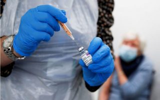 MPs back mandatory vaccination for health-related sectors