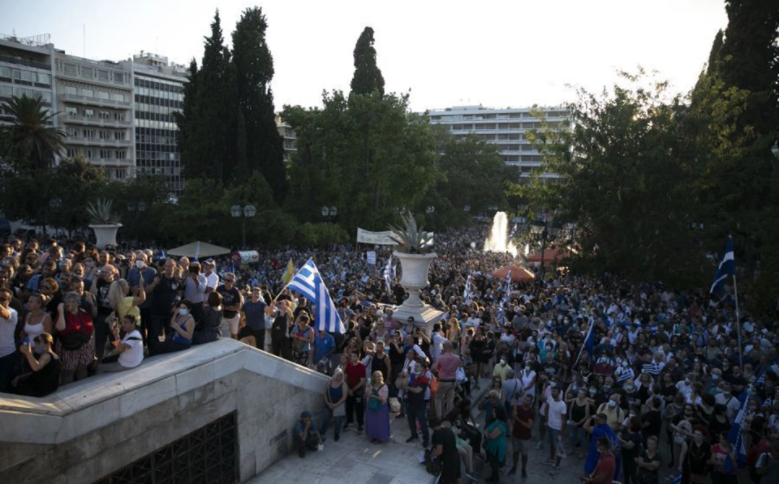 Anti-vaxxers clash with police in Athens