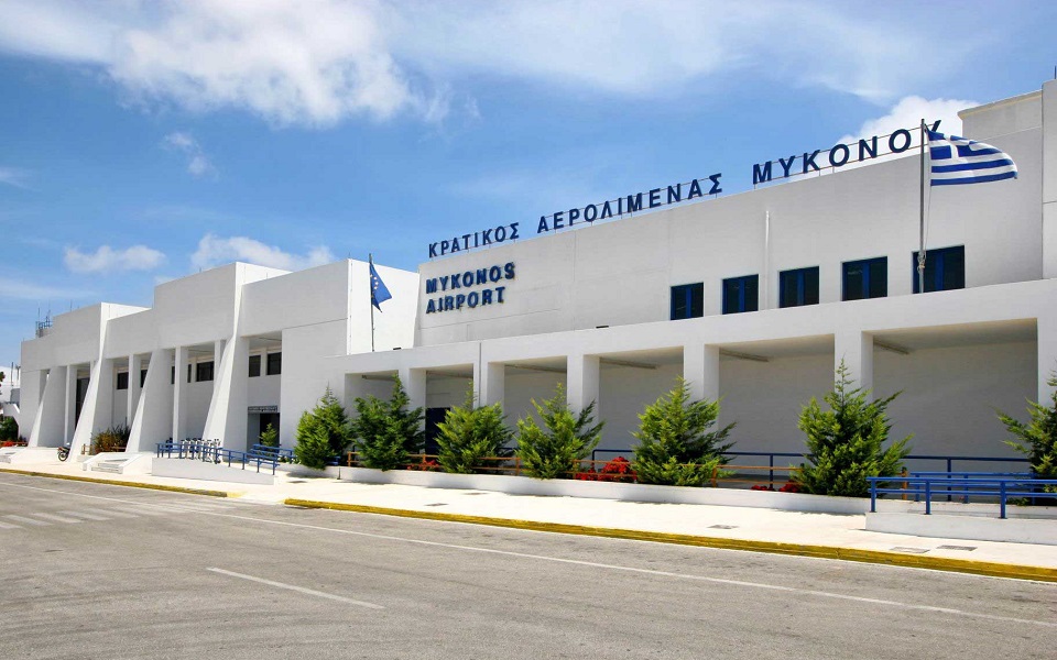 Airport traffic booming in south Aegean islands