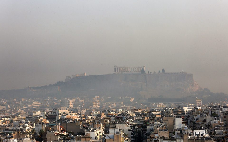 Smoke, heat send dozens of Athenians to hospital